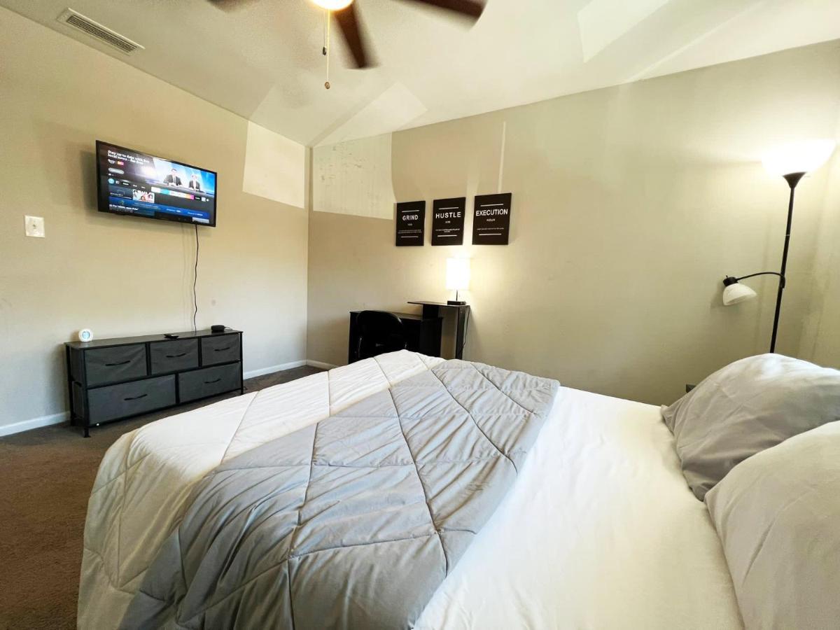 The Lux 28 Tvs Every Room Free Wifi Atlanta Eksteriør bilde